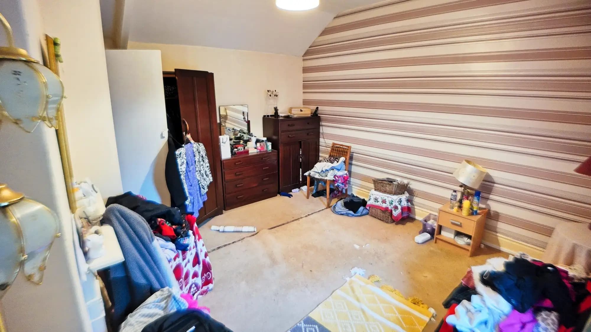 property photo 9 of 19