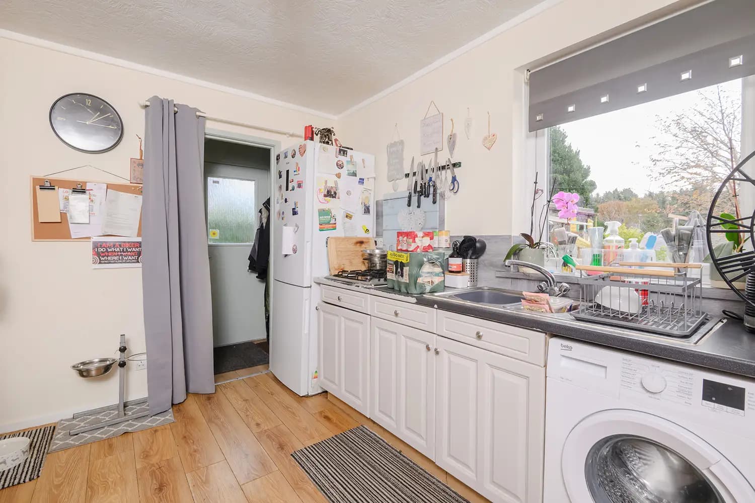 property photo 5 of 27