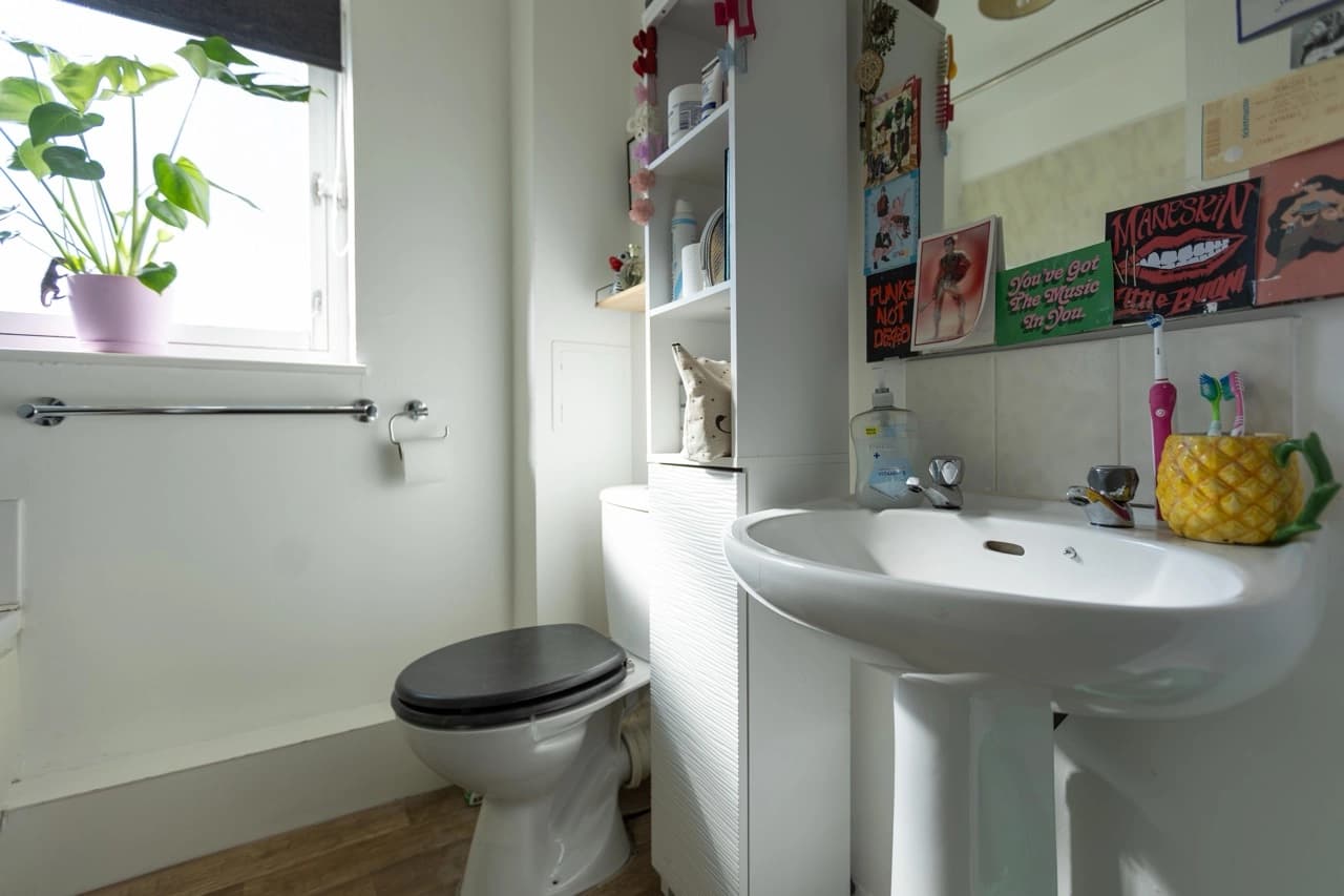 property photo 10 of 19
