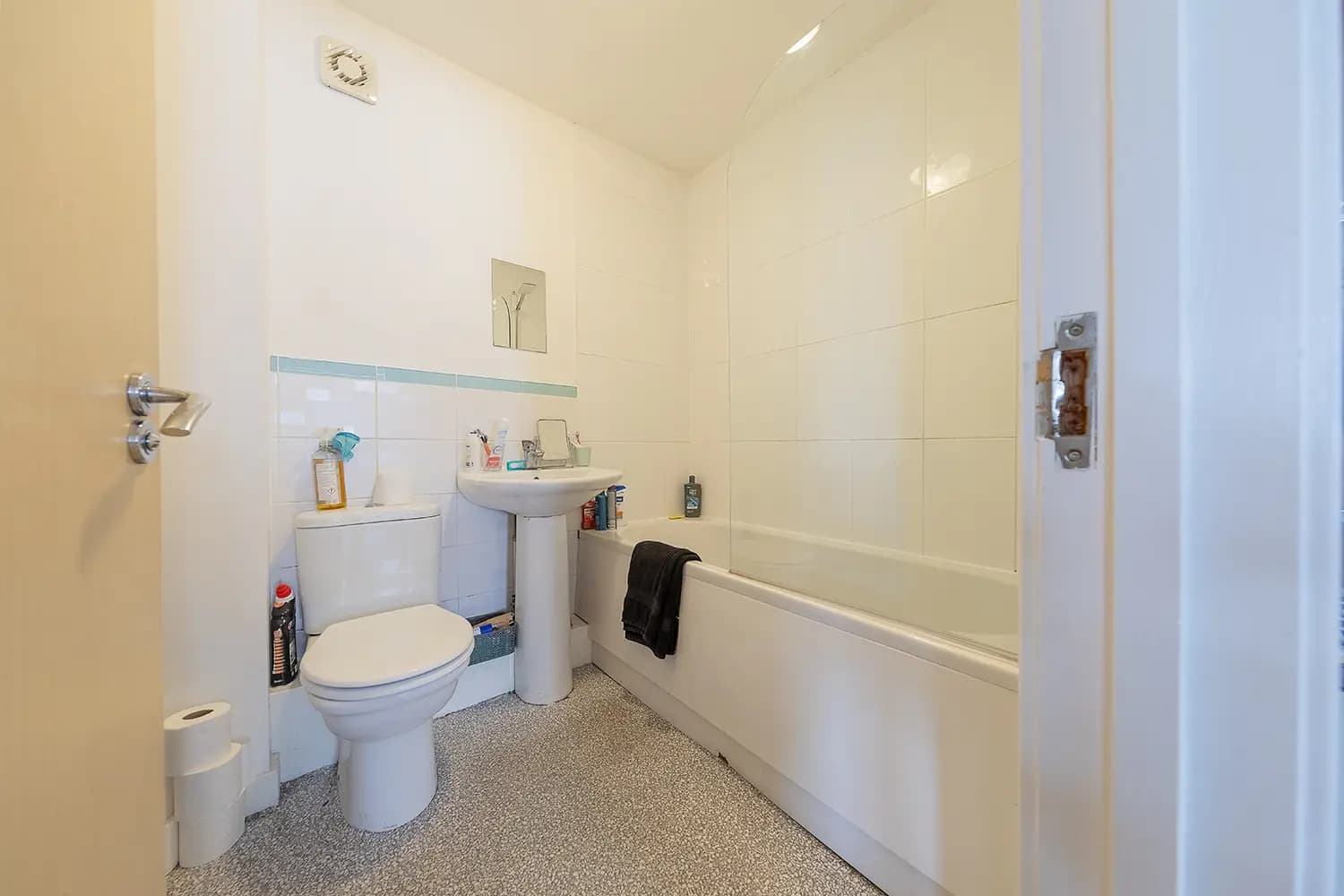 property photo 9 of 19