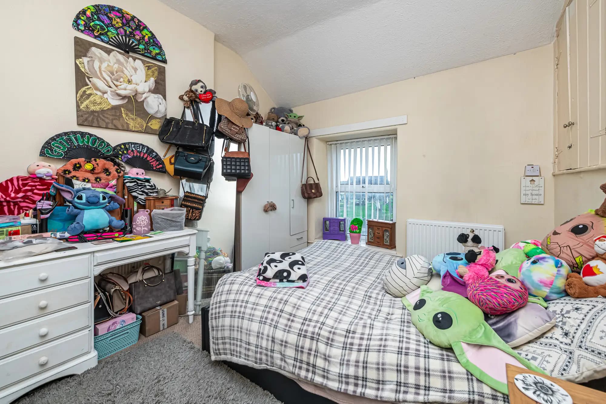 property photo 17 of 22