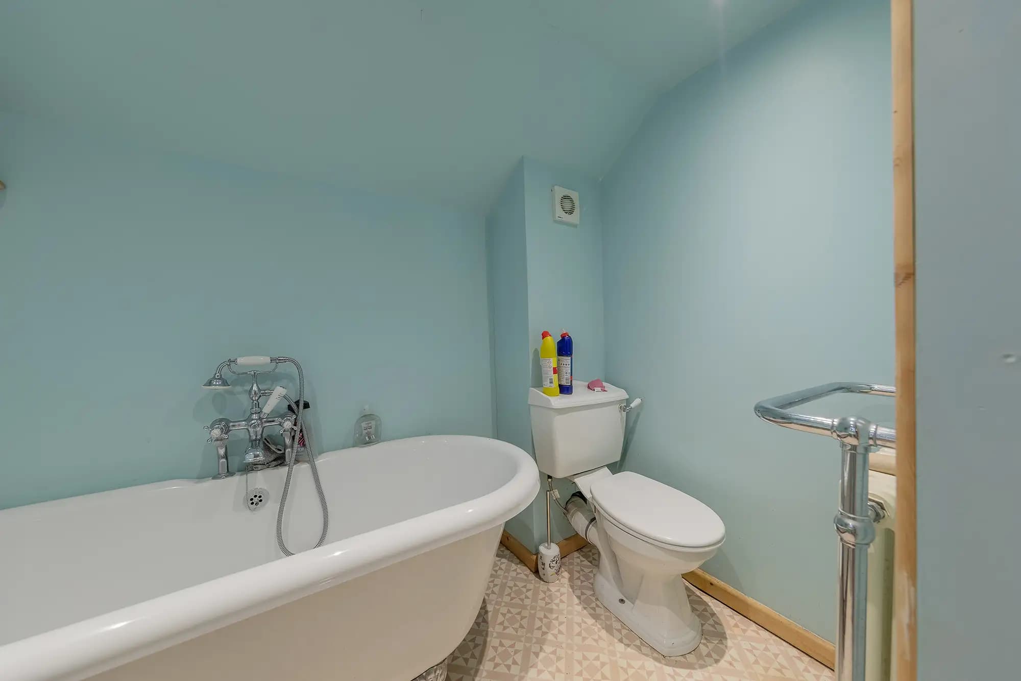 property photo 10 of 23