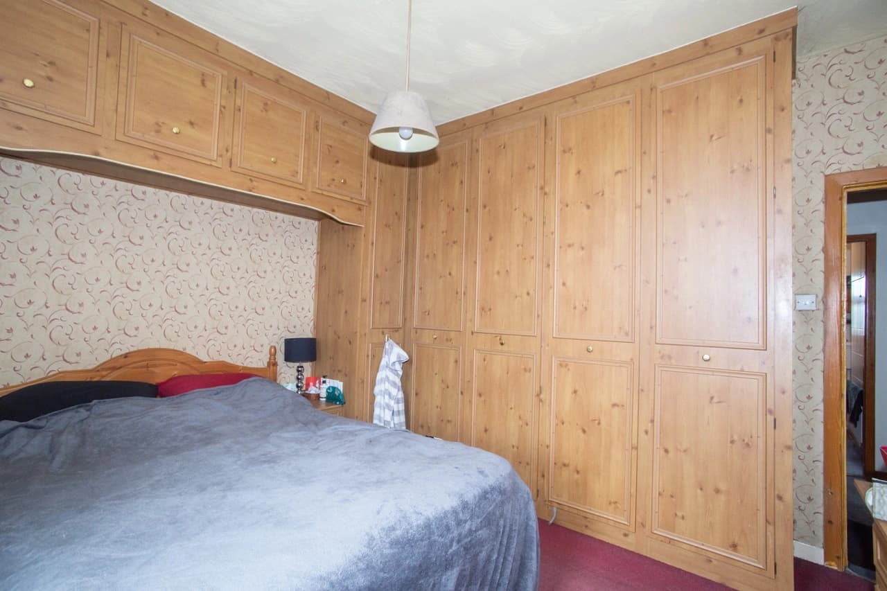 property photo 10 of 19
