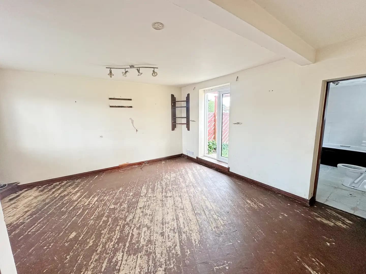 property photo 5 of 24