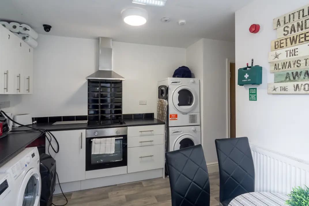 property photo 16 of 40