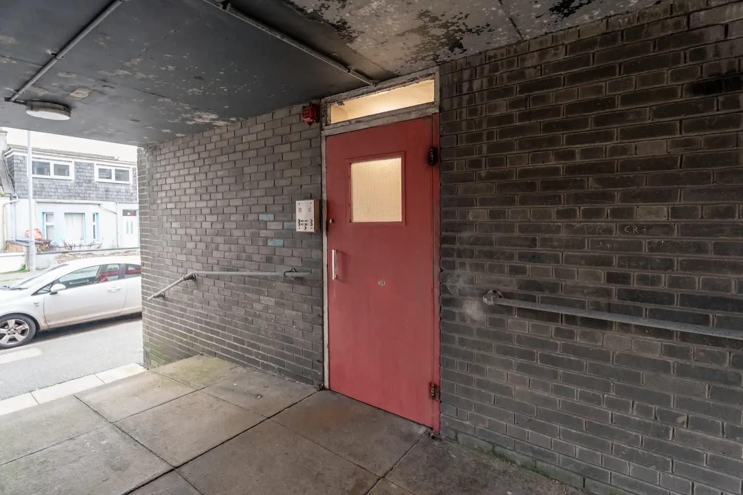 property photo 9 of 10