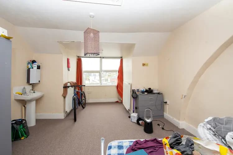 property photo 8 of 8