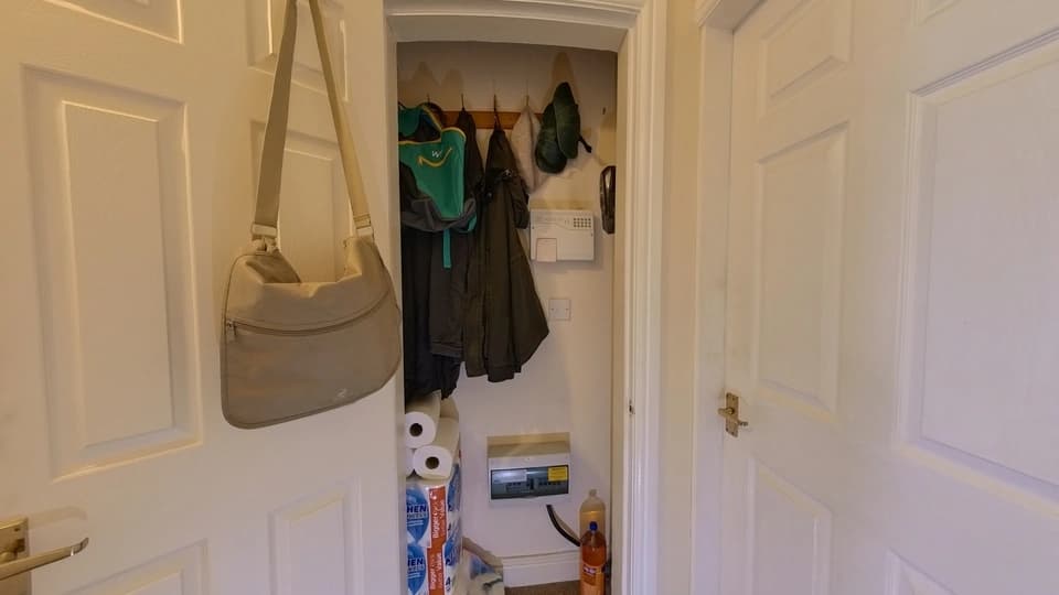 property photo 14 of 17