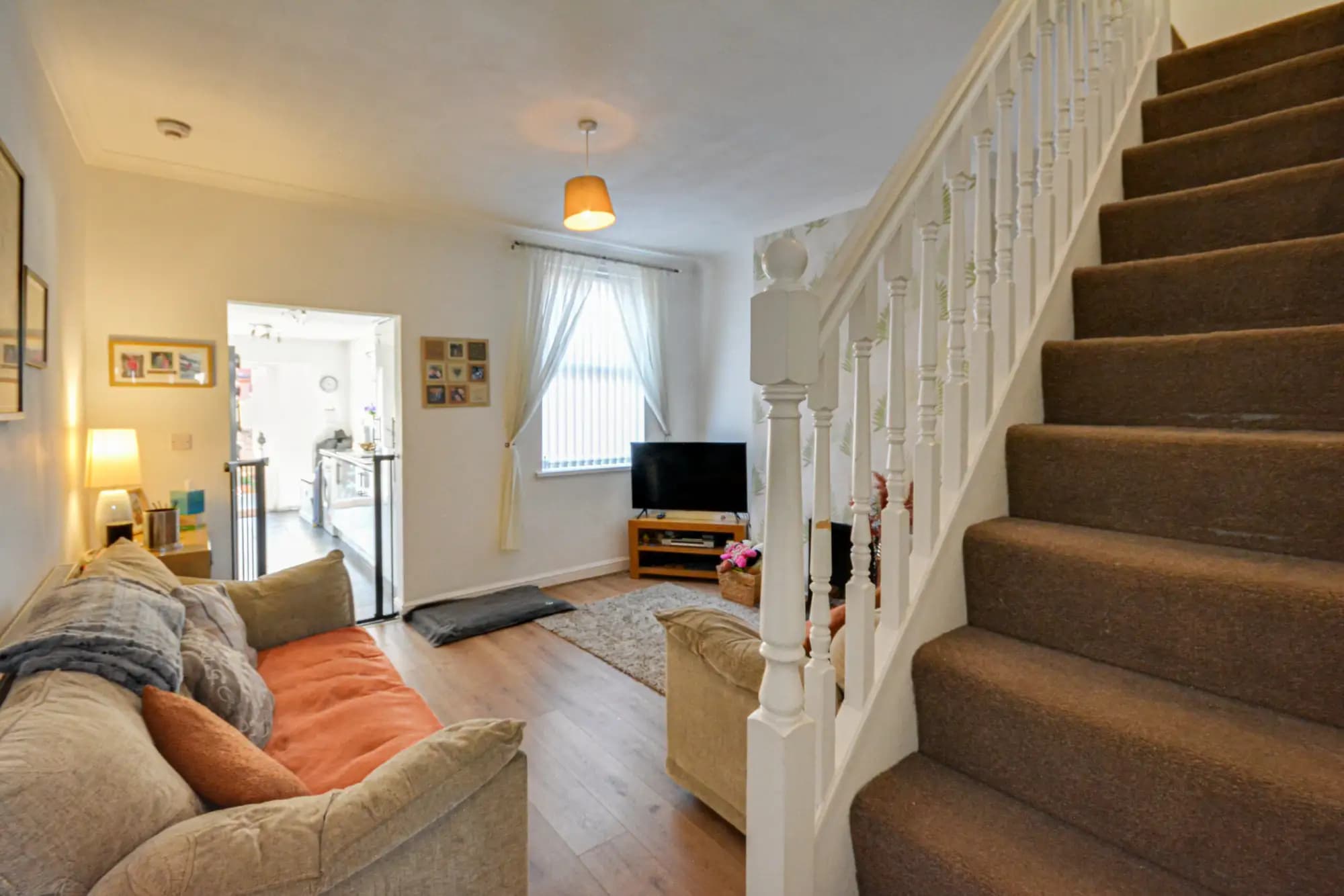 property photo 4 of 9