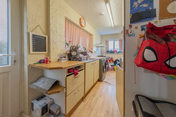 property photo 5 of 28