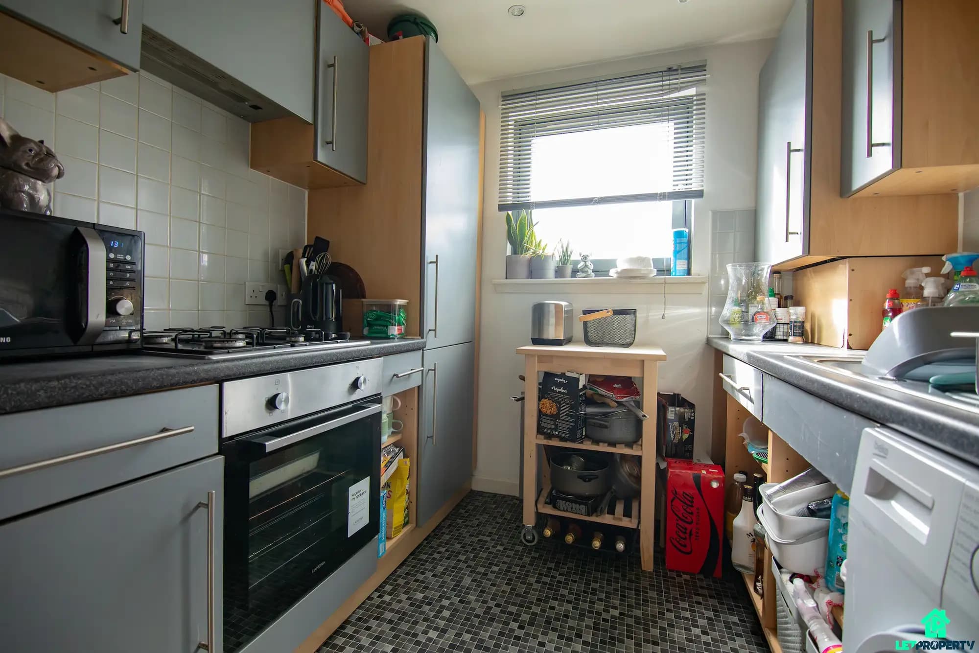 property photo 7 of 23