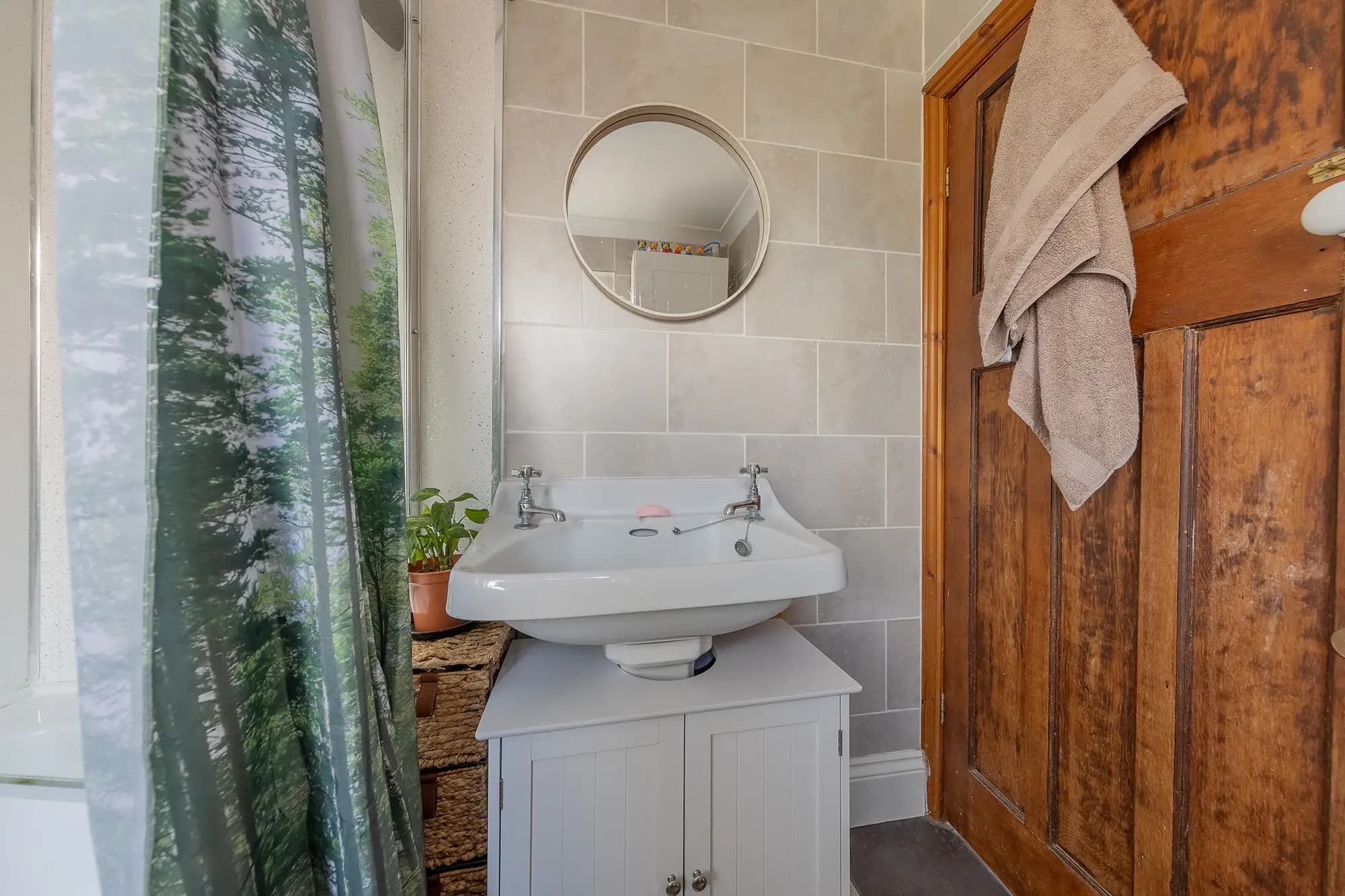 property photo 9 of 16