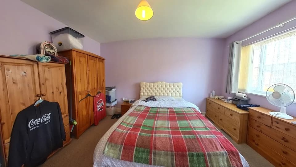 property photo 9 of 17