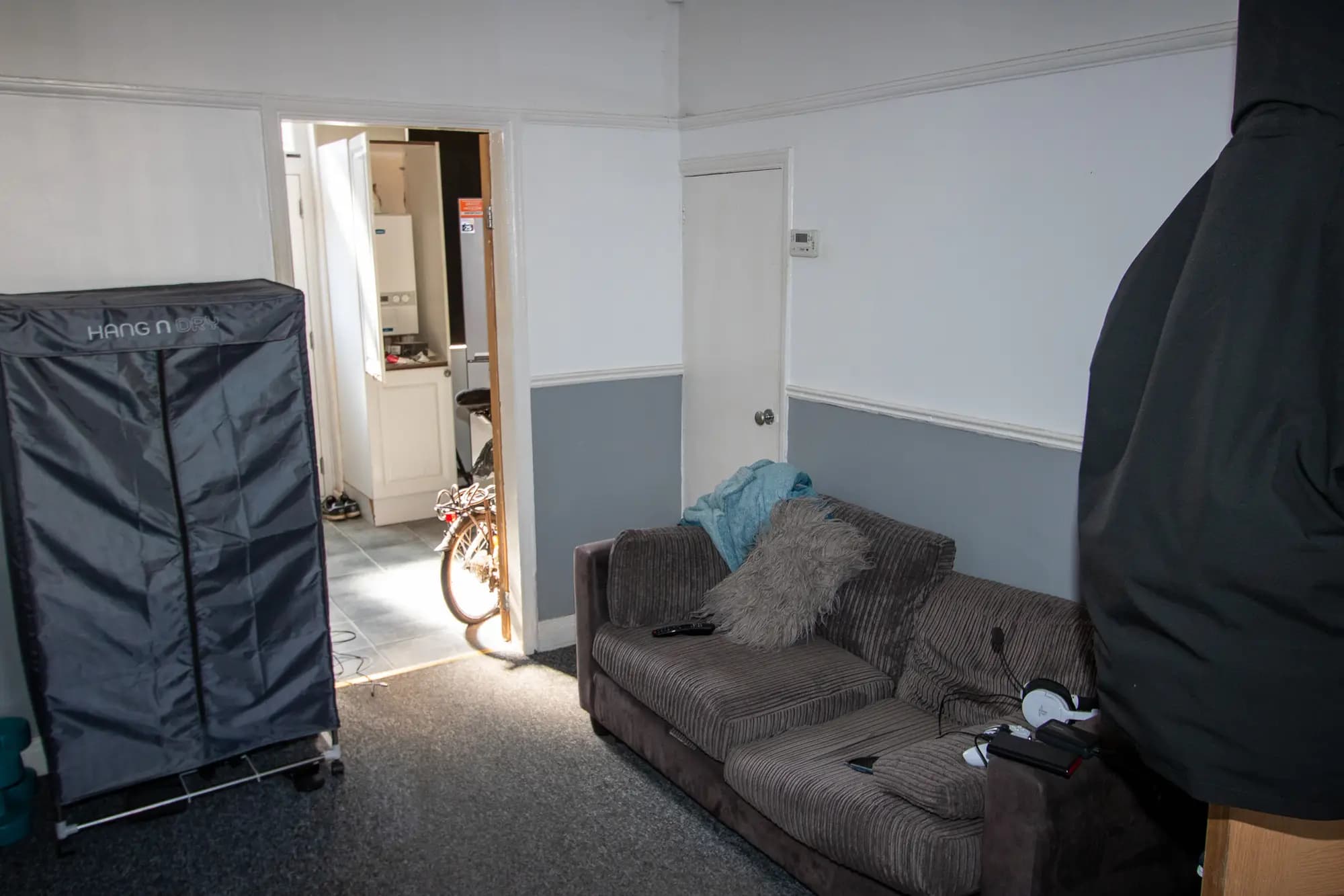 property photo 4 of 18