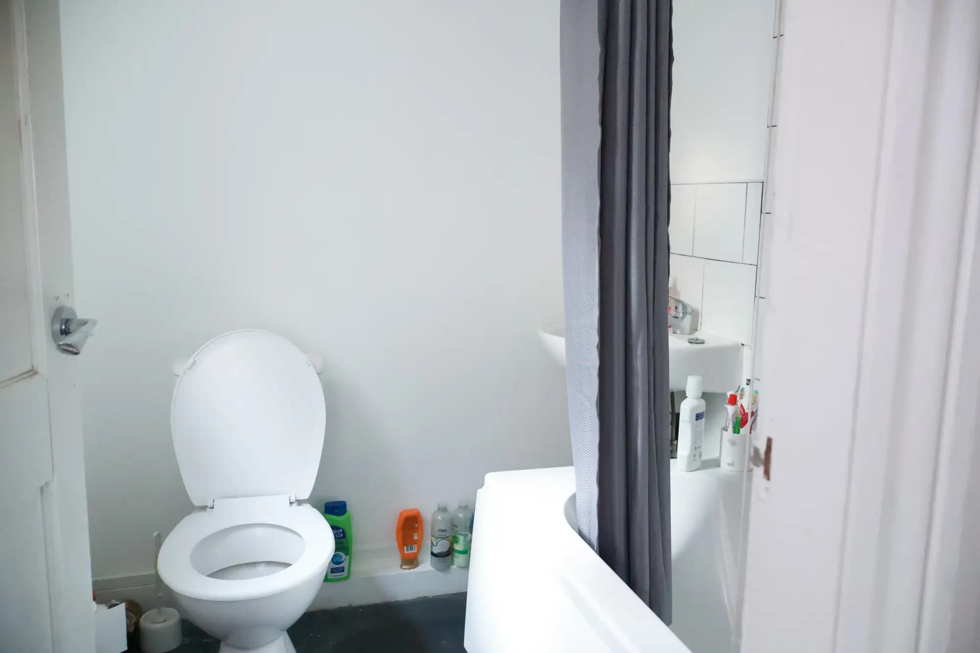 property photo 8 of 16