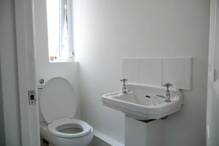 property photo 15 of 37