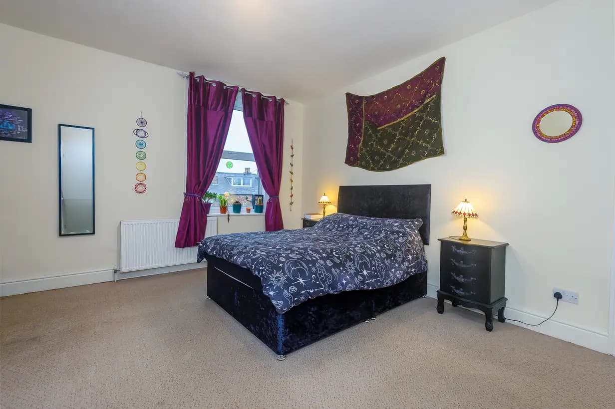 property photo 8 of 16