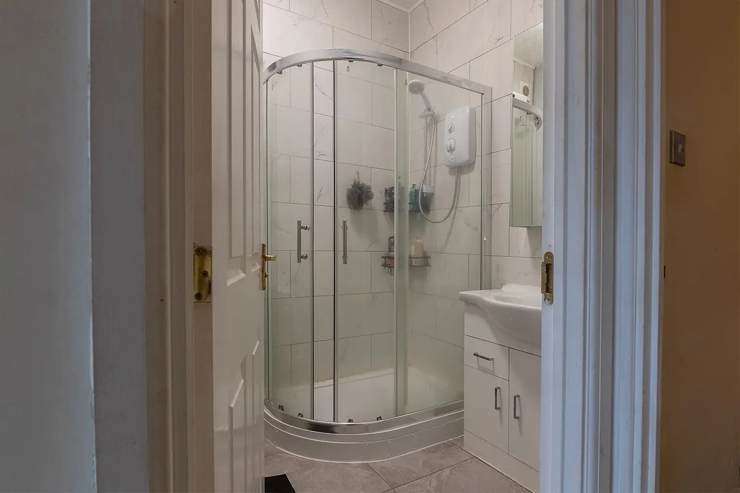 property photo 10 of 26