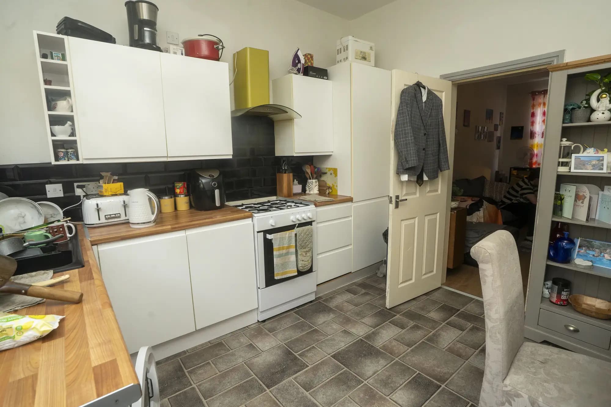 property photo 6 of 31