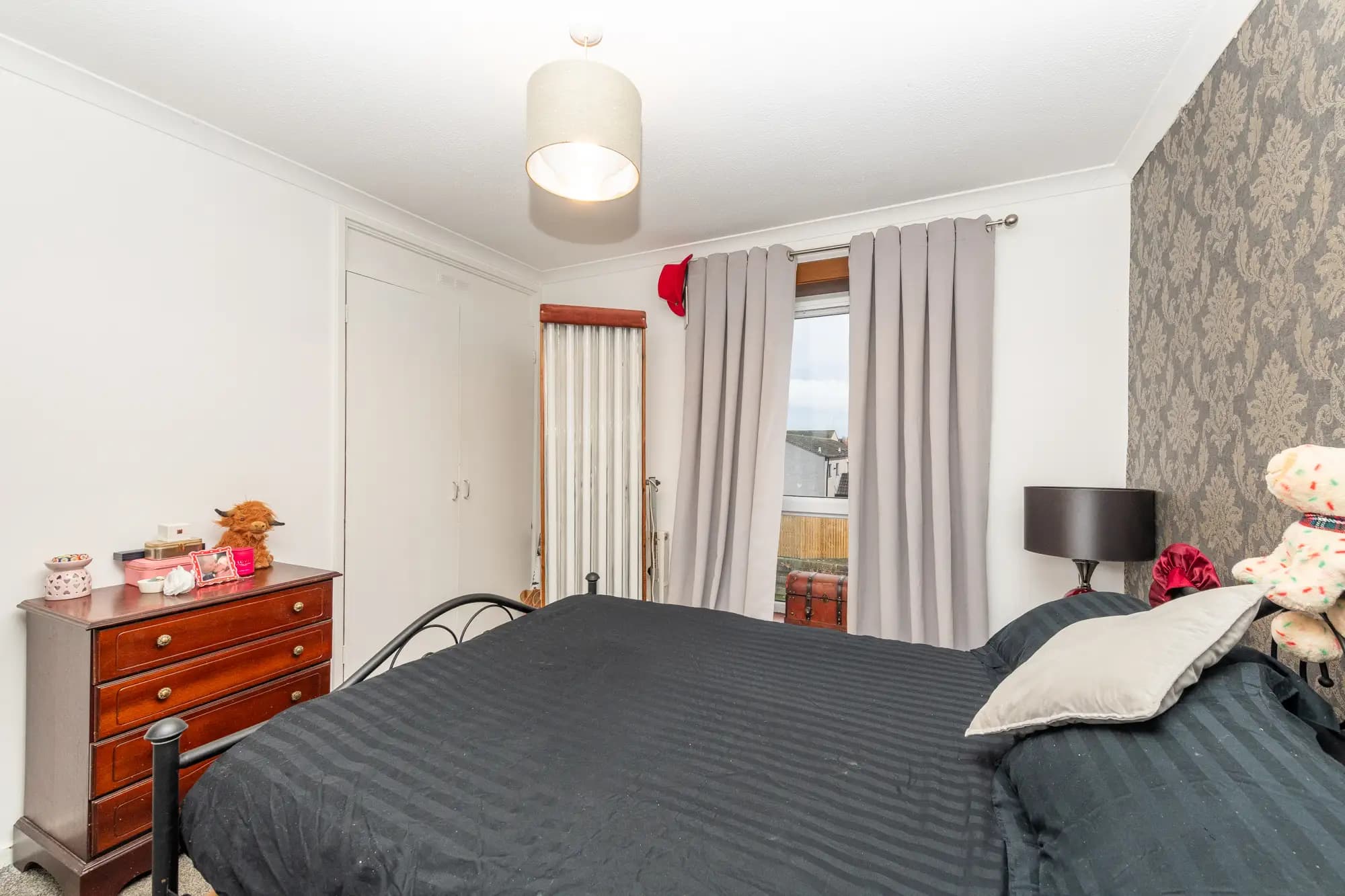 property photo 17 of 37