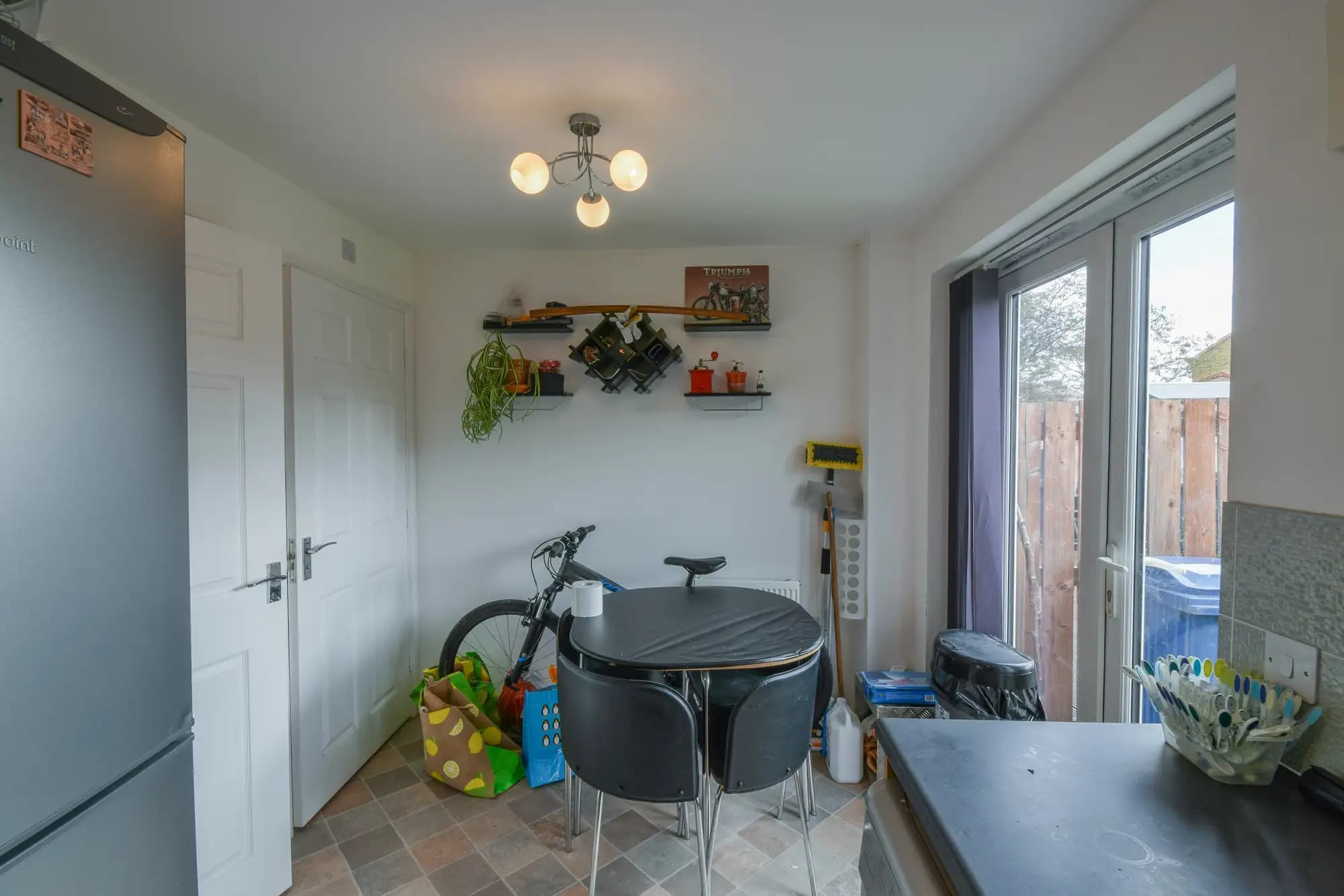 property photo 6 of 18