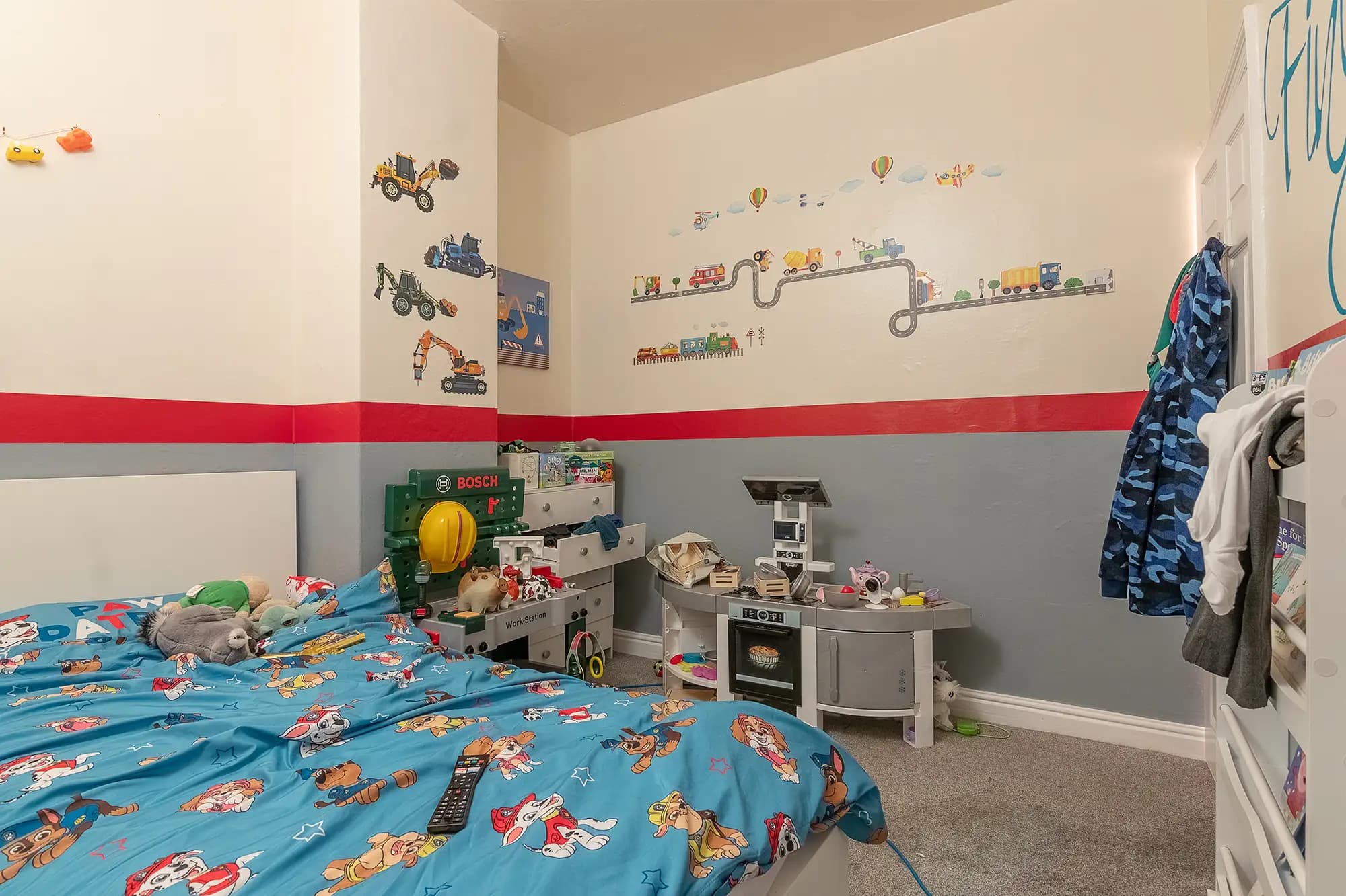 property photo 12 of 18