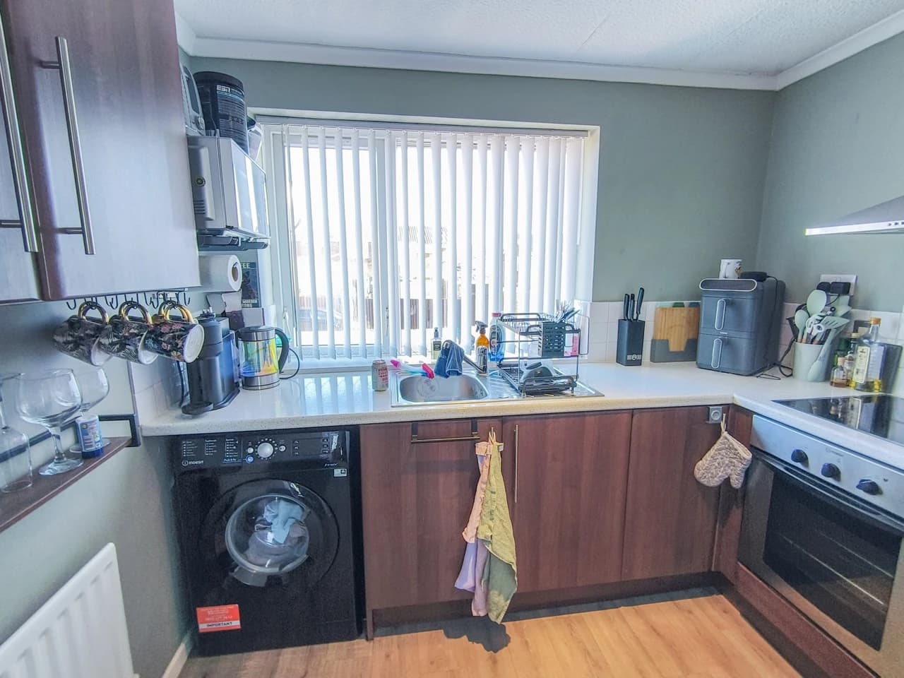 property photo 5 of 16