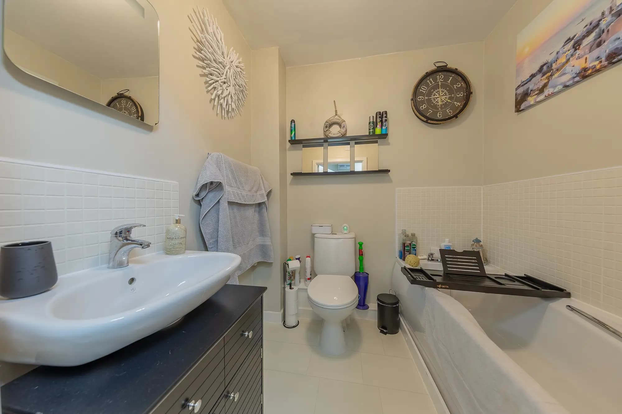 property photo 9 of 23