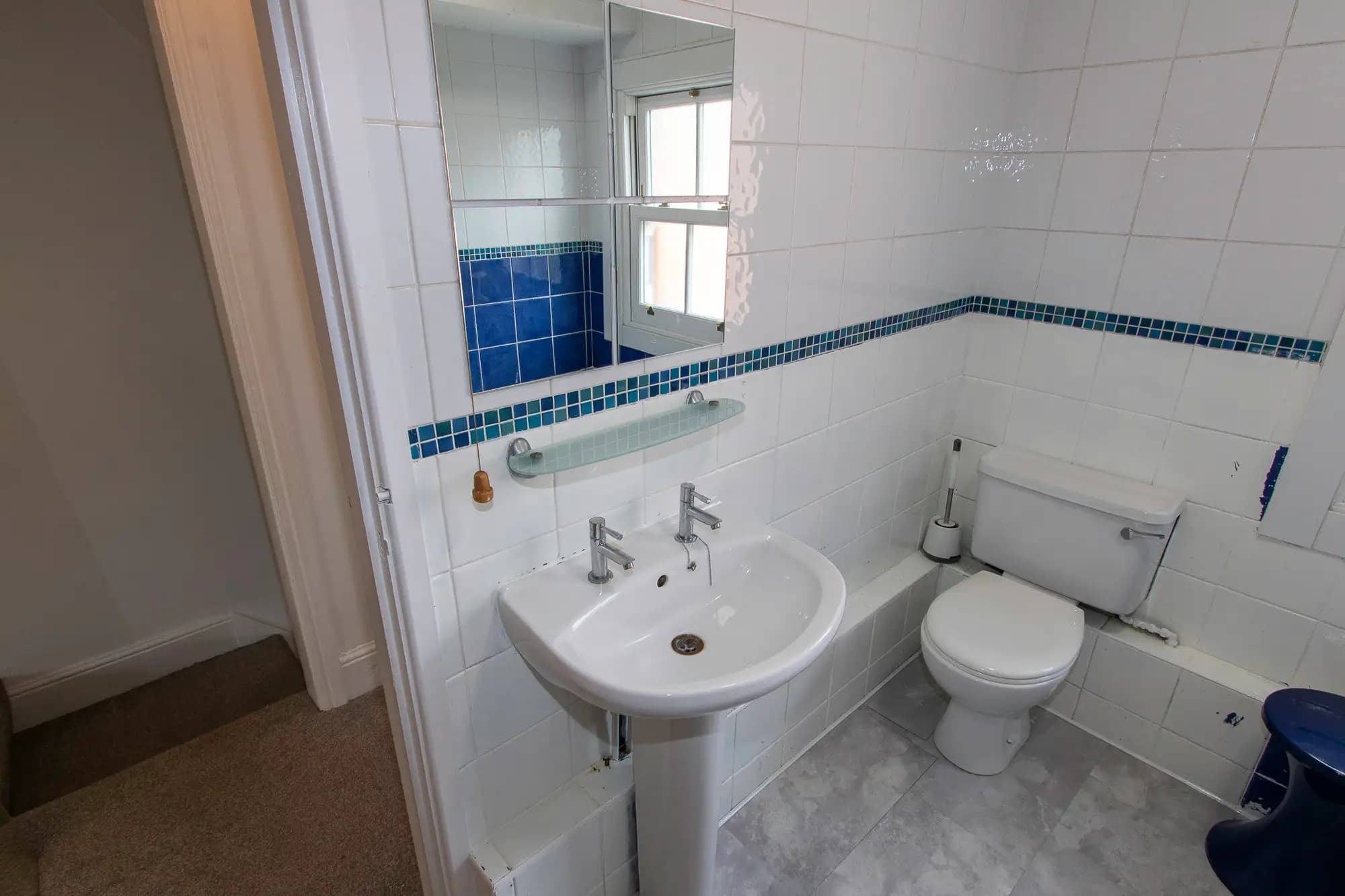 property photo 8 of 19