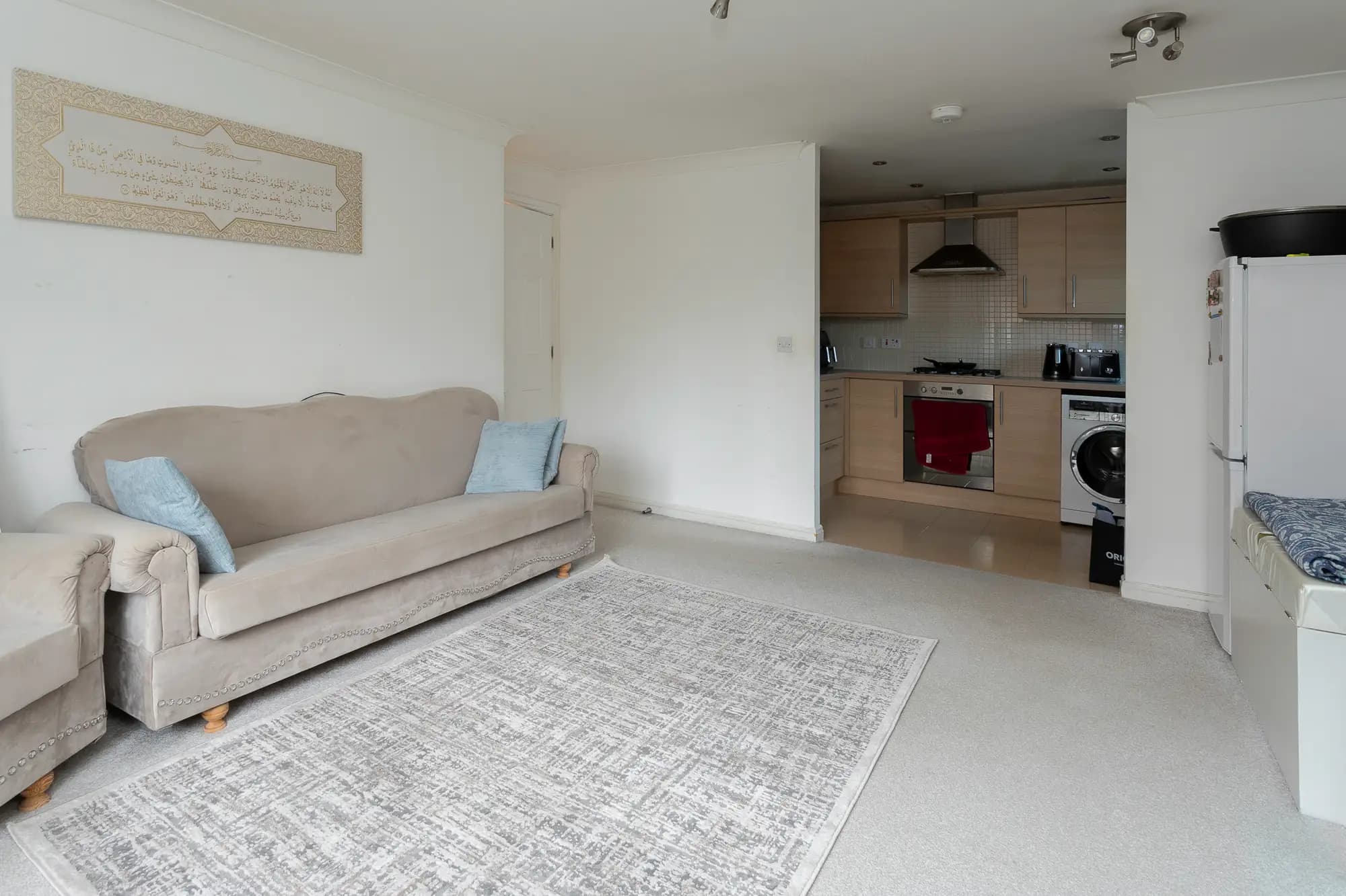 property photo 4 of 17