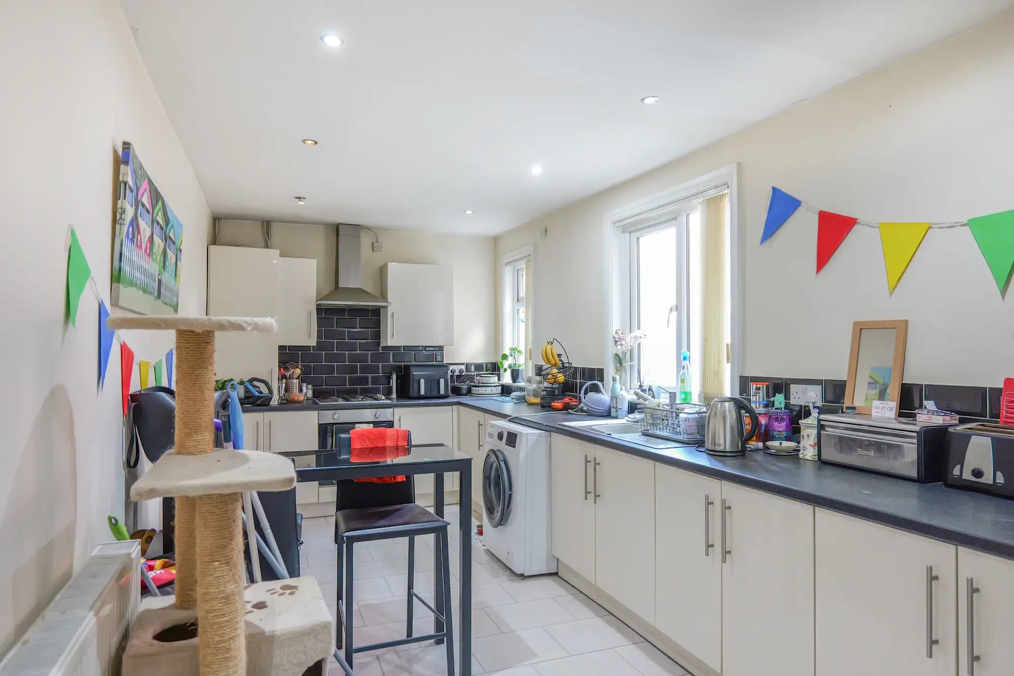 property photo 4 of 33