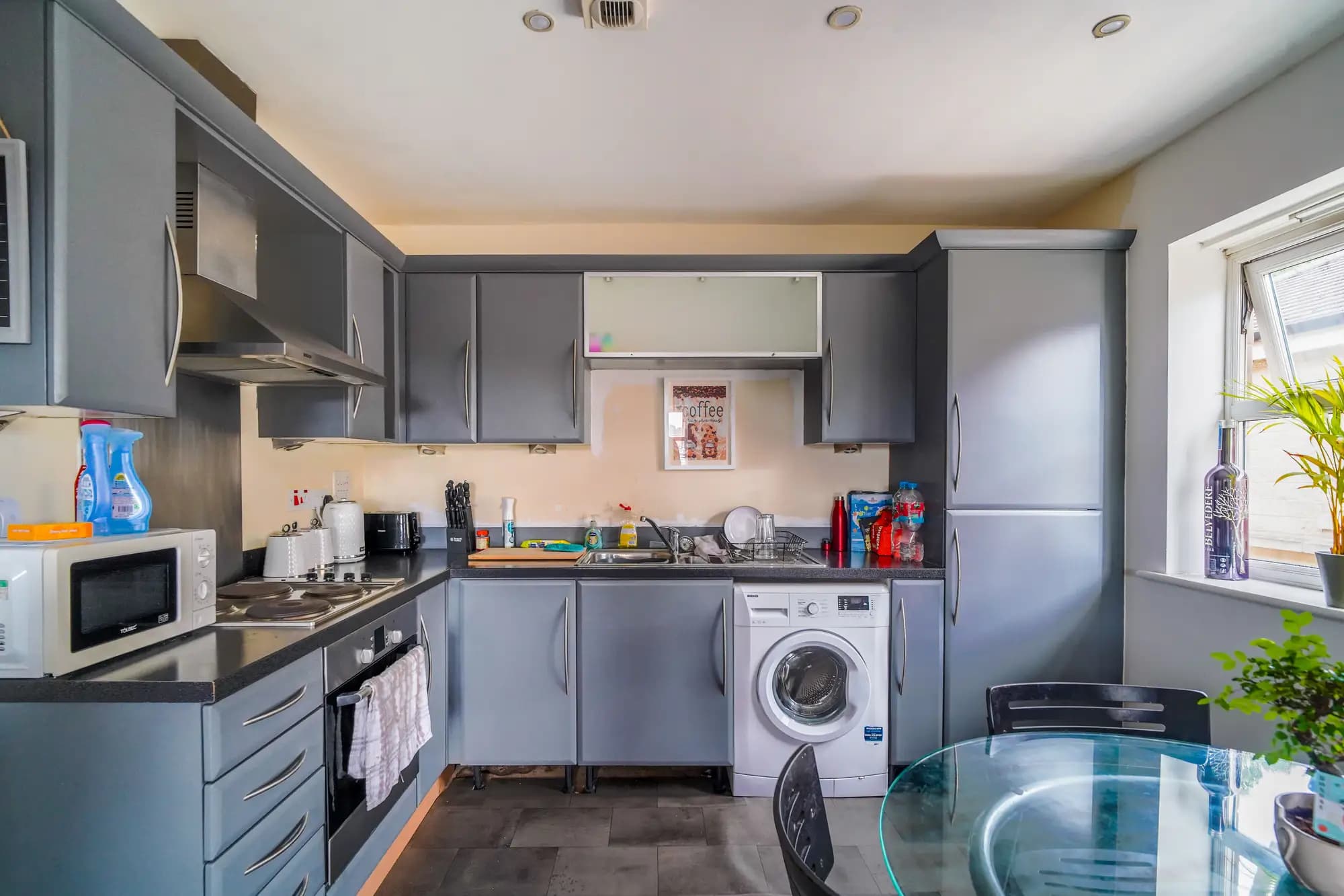 property photo 5 of 15