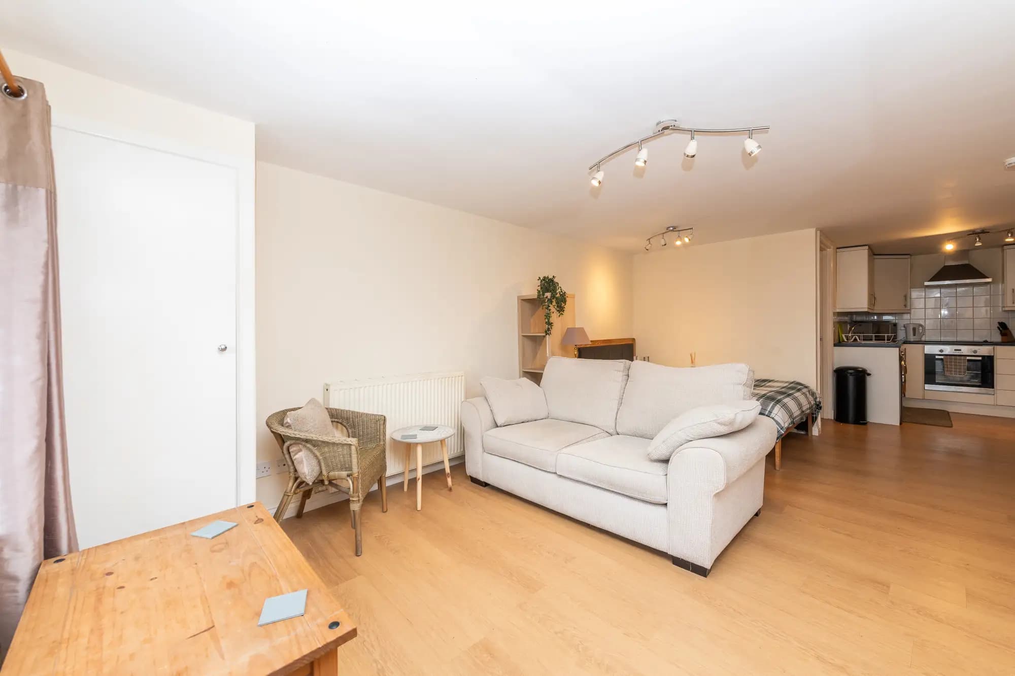 property photo 6 of 31
