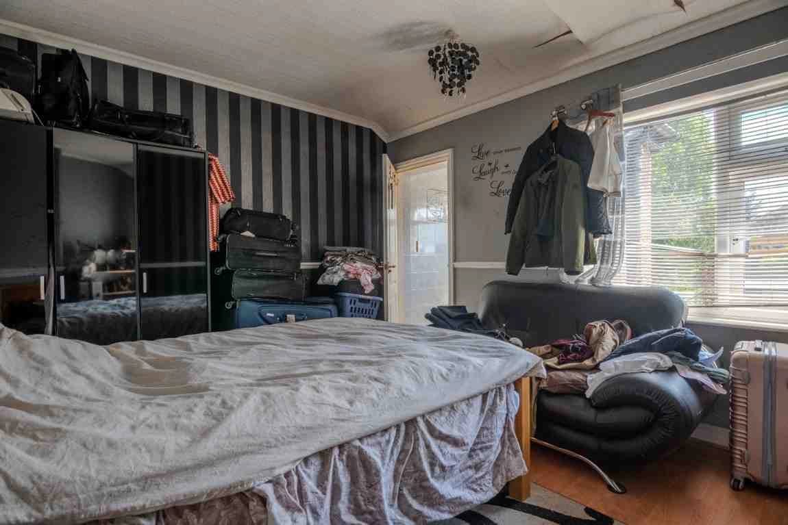 property photo 12 of 19