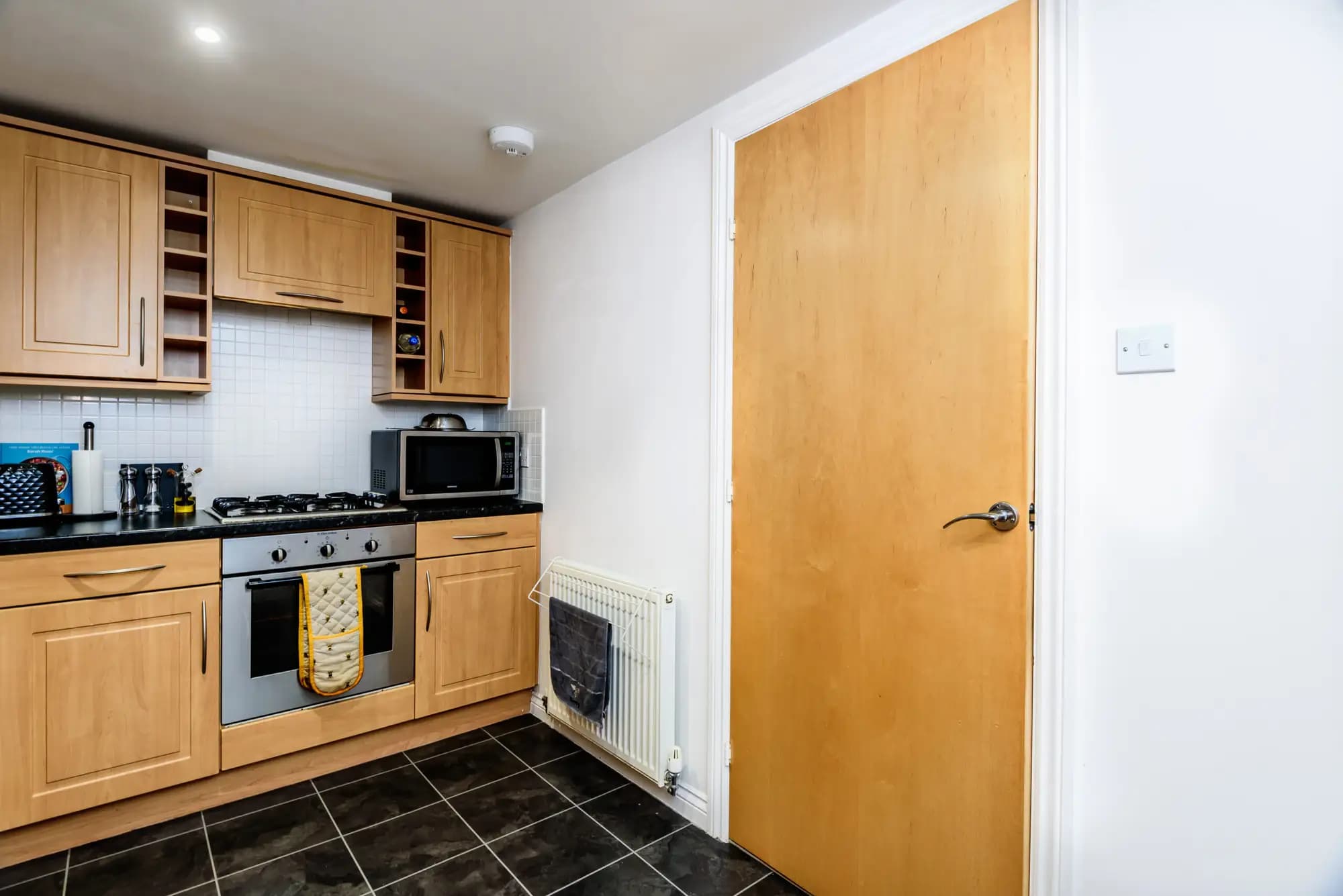 property photo 6 of 22