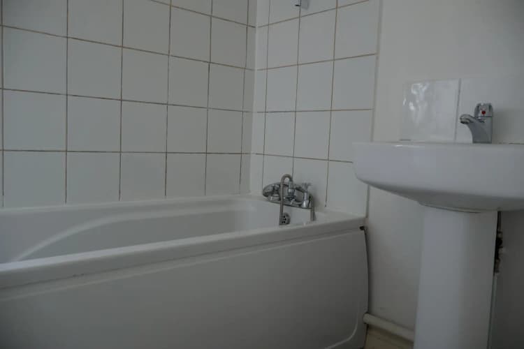 property photo 16 of 37