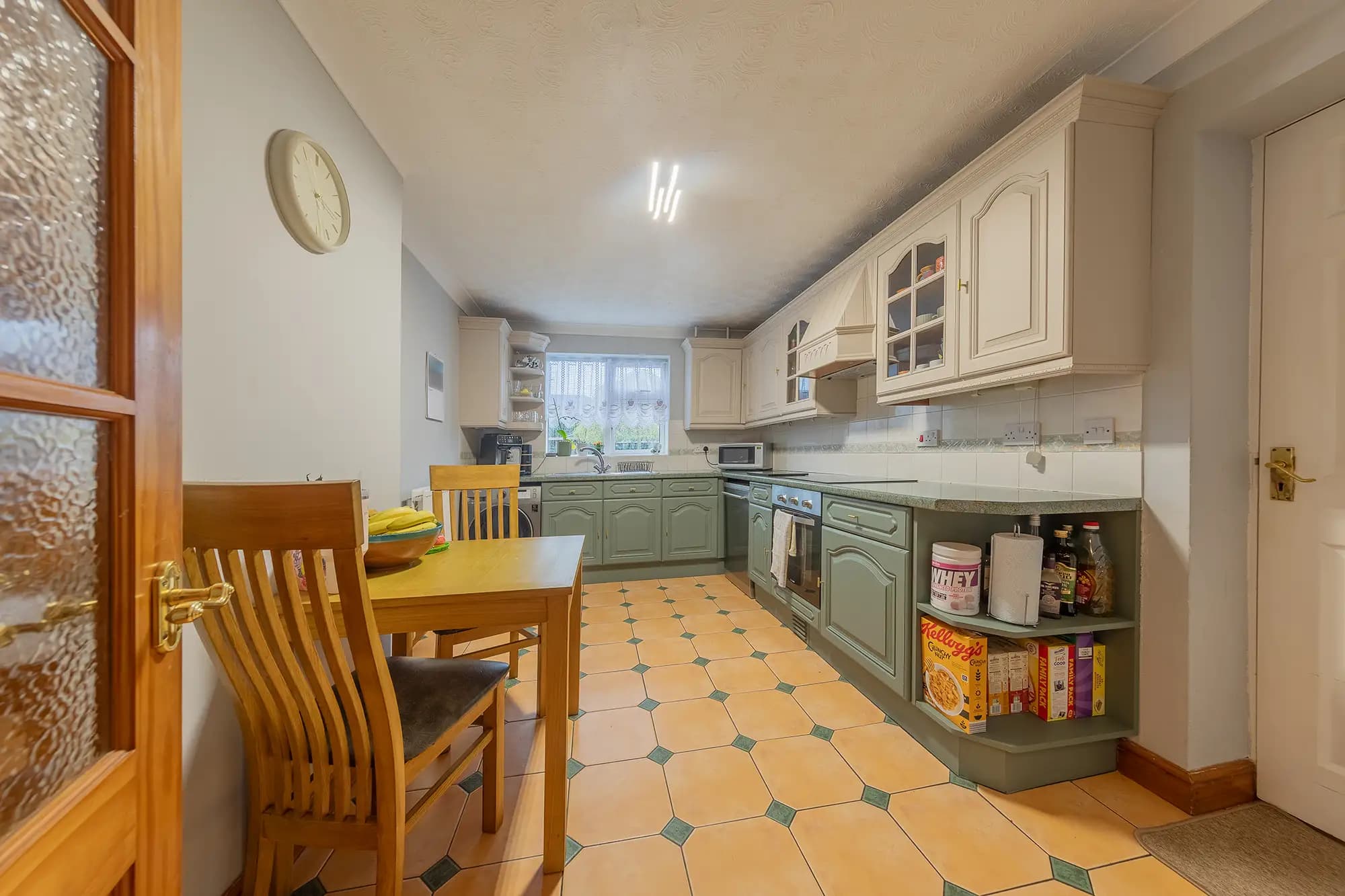 property photo 6 of 27