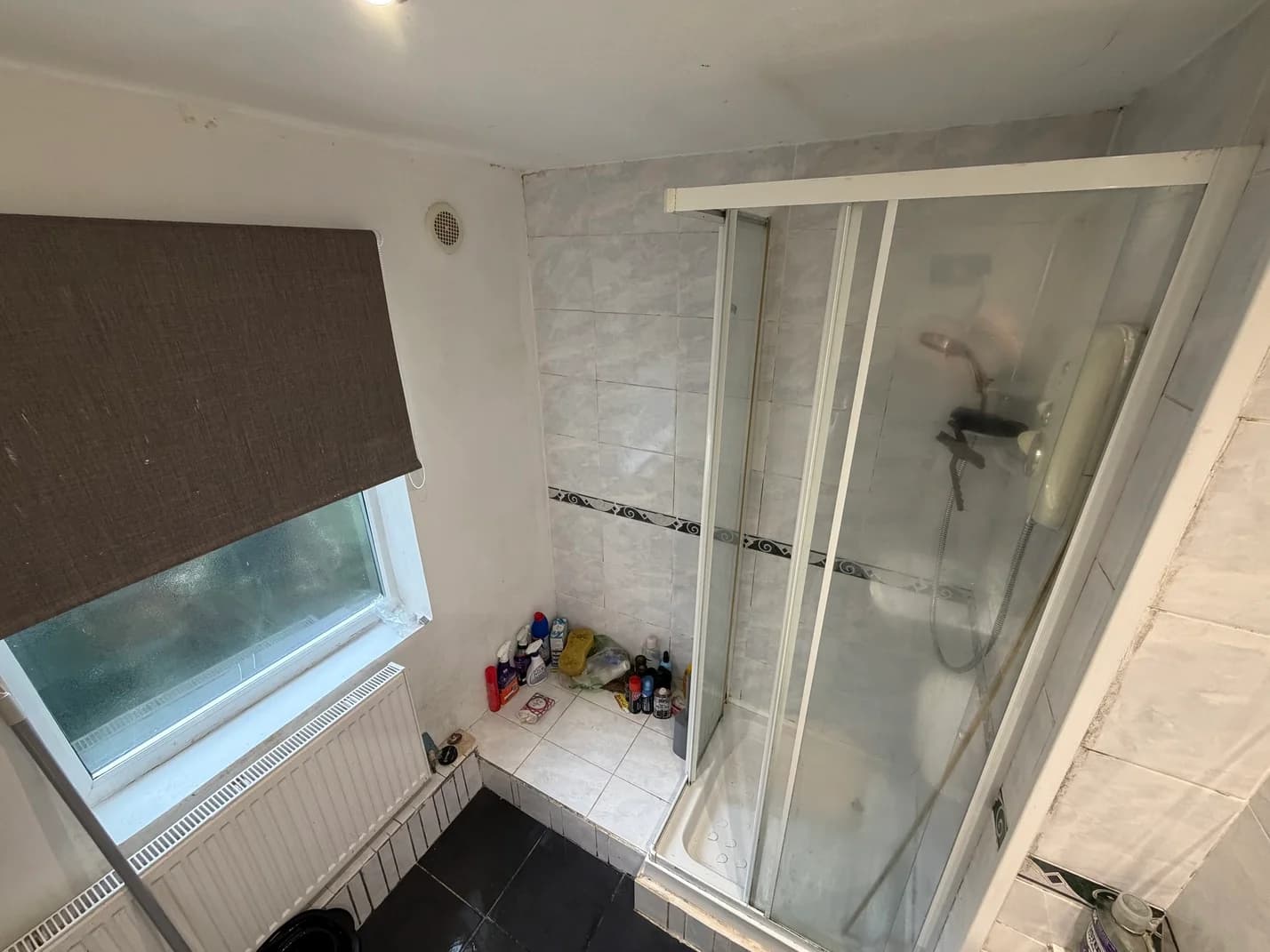 property photo 10 of 17