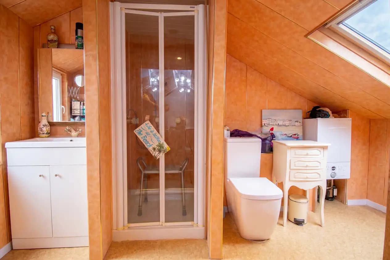 property photo 8 of 35