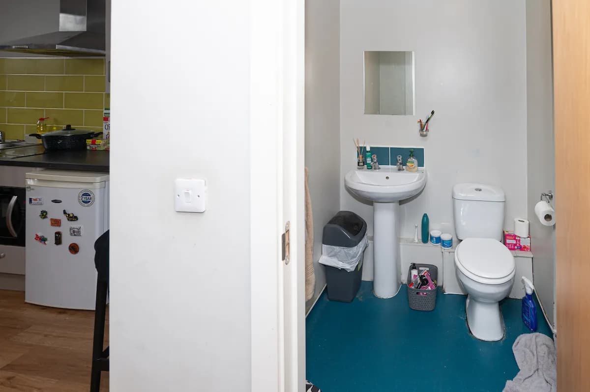 property photo 7 of 10