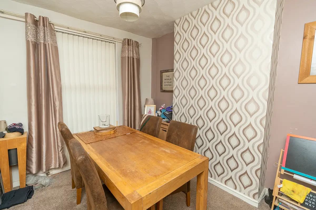 property photo 6 of 23