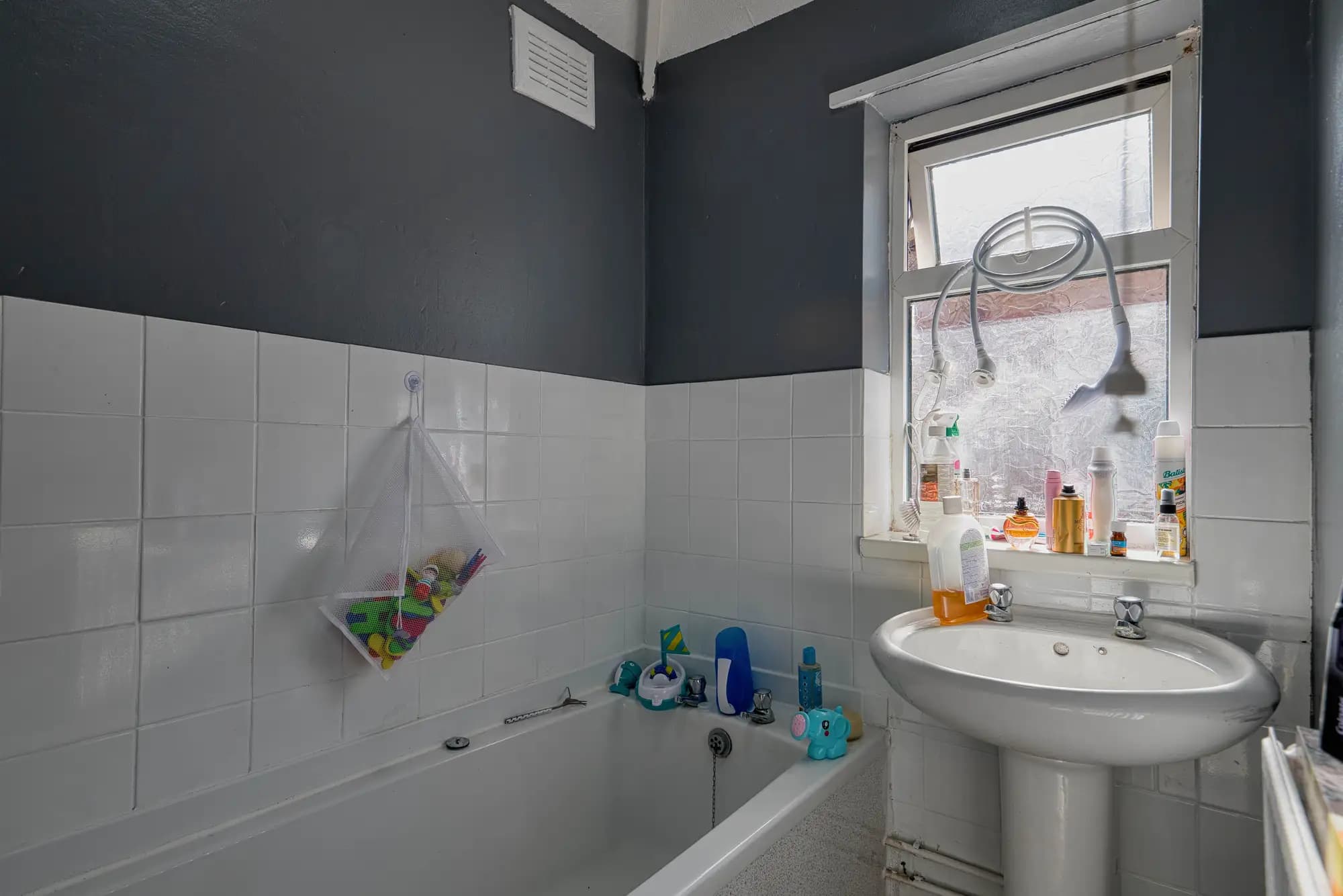 property photo 9 of 25