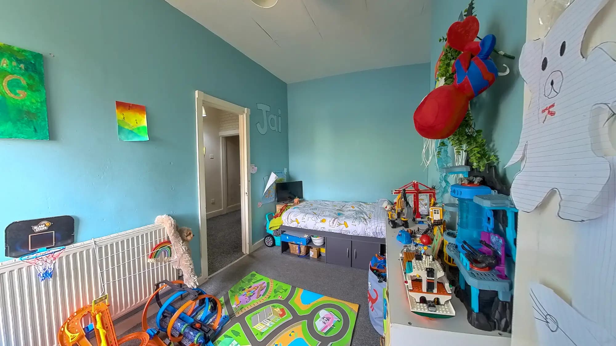 property photo 11 of 20