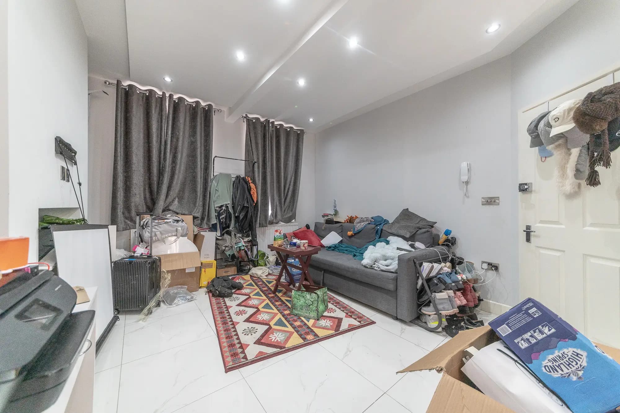 property photo 4 of 10