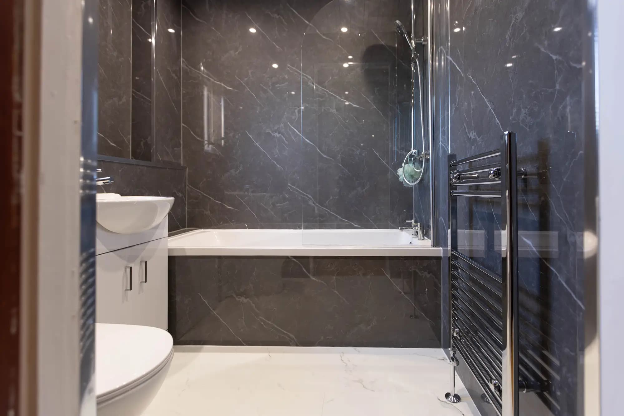 property photo 10 of 18