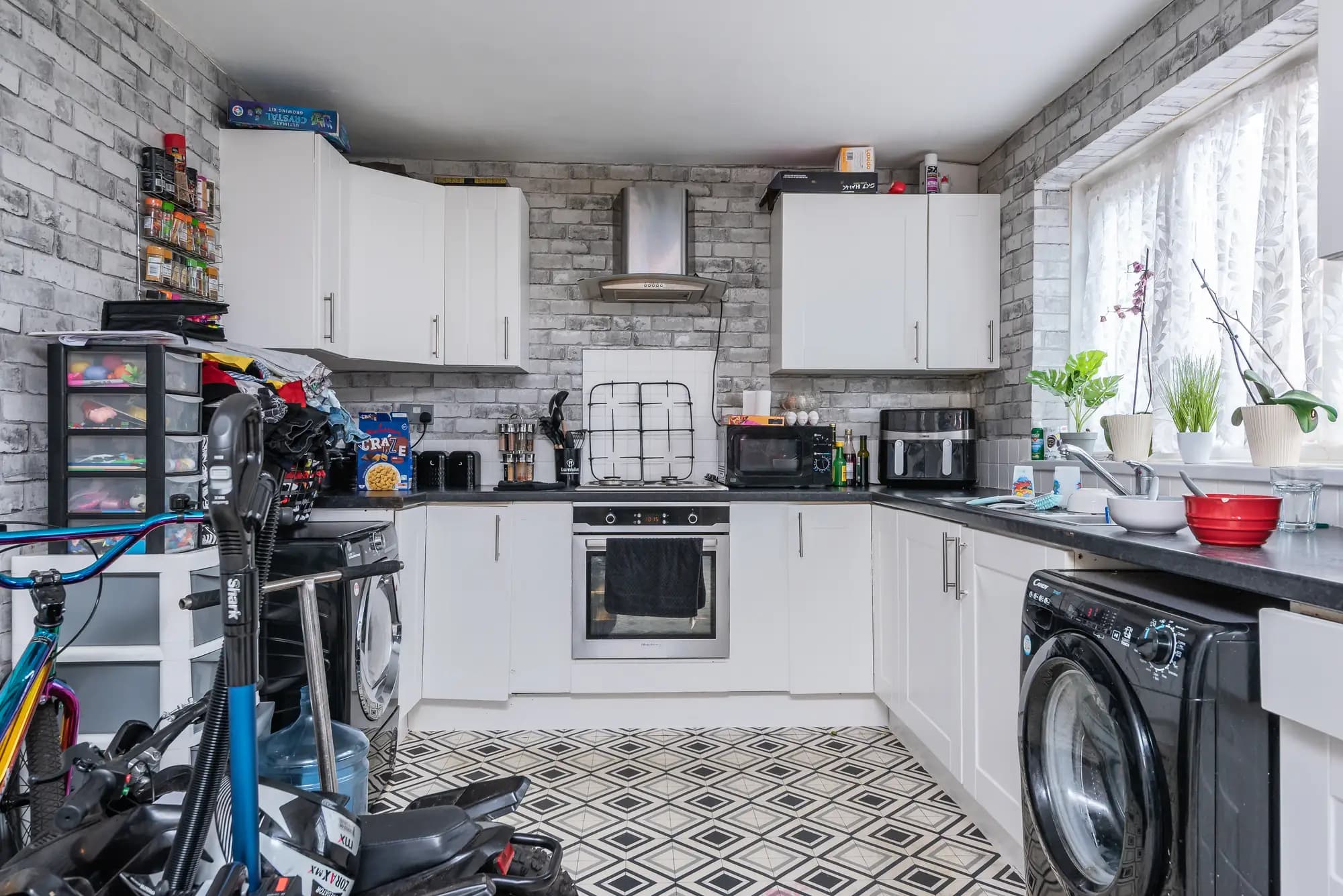 property photo 7 of 33