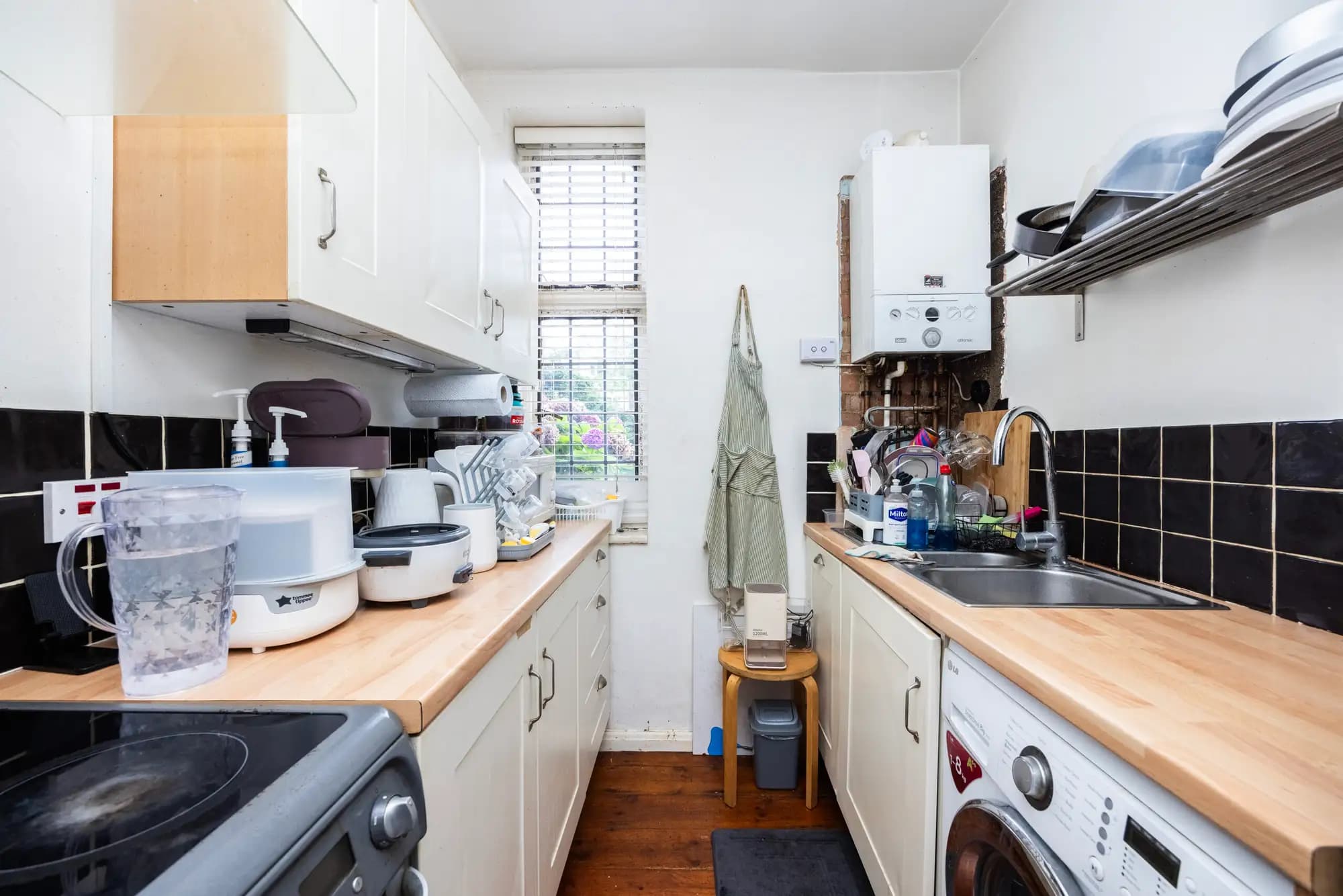 property photo 6 of 12