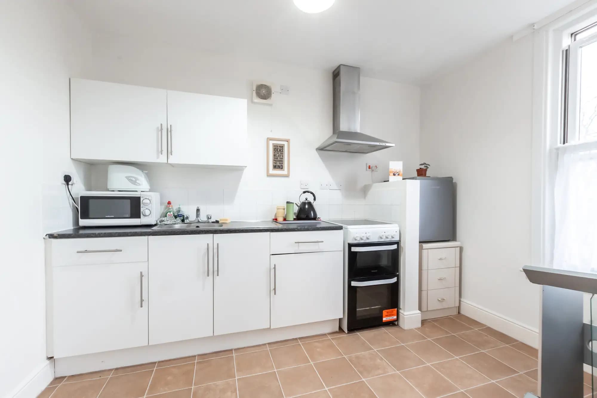 property photo 5 of 19