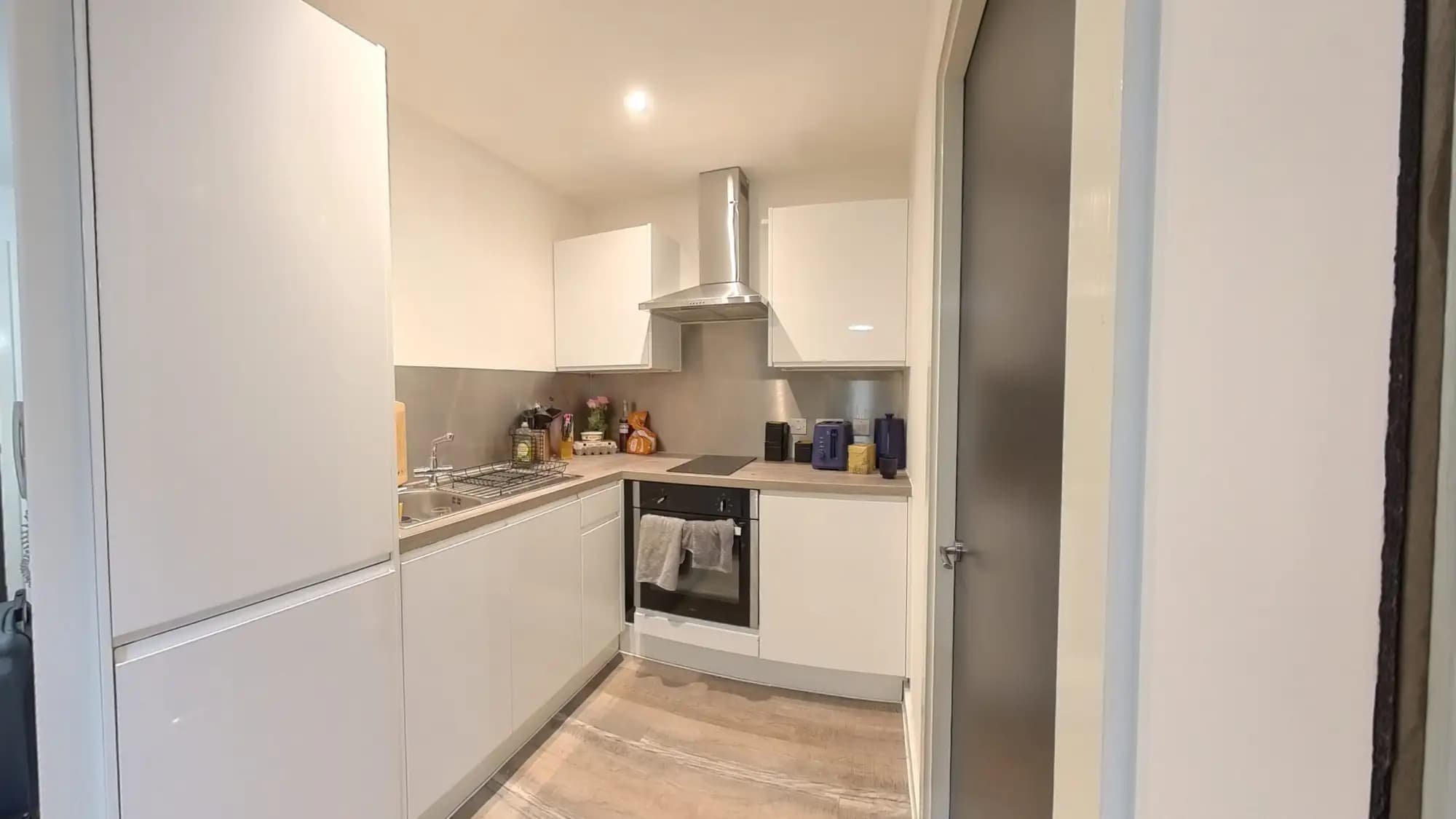 property photo 5 of 8