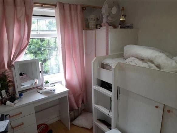 property photo 5 of 14
